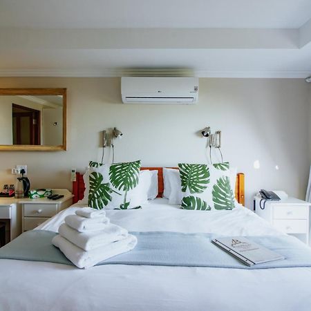 Blaauw Village Guest House Bloubergstrand Buitenkant foto