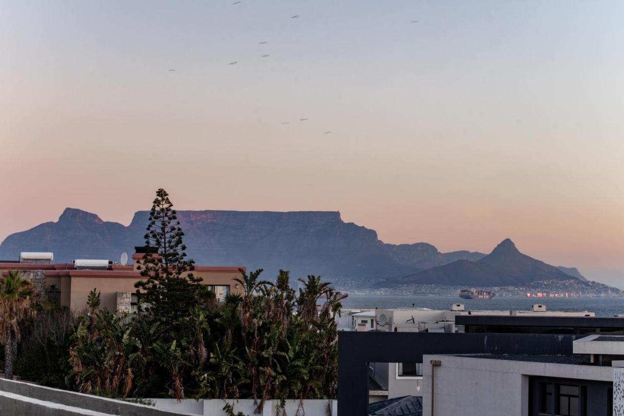Blaauw Village Guest House Bloubergstrand Buitenkant foto
