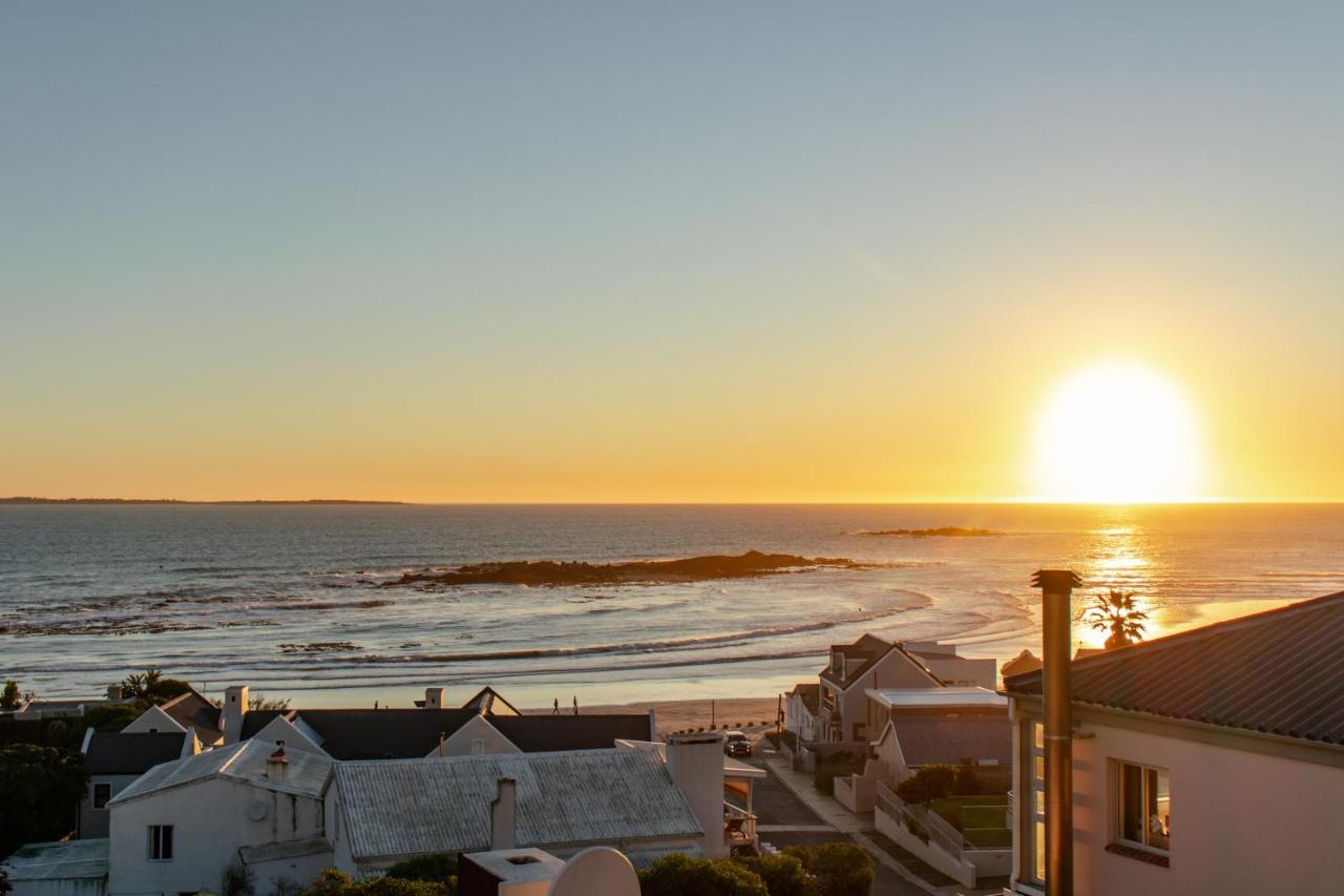 Blaauw Village Guest House Bloubergstrand Buitenkant foto