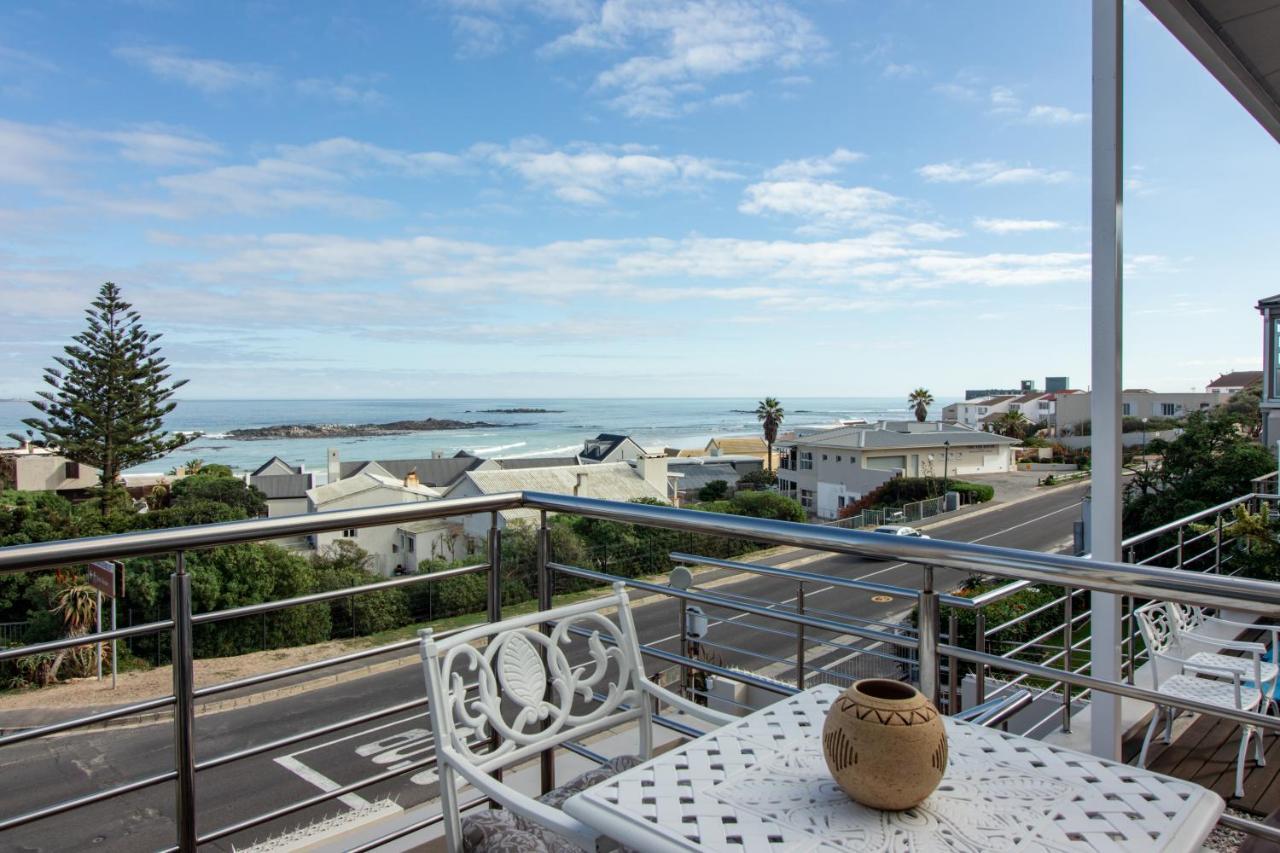 Blaauw Village Guest House Bloubergstrand Buitenkant foto