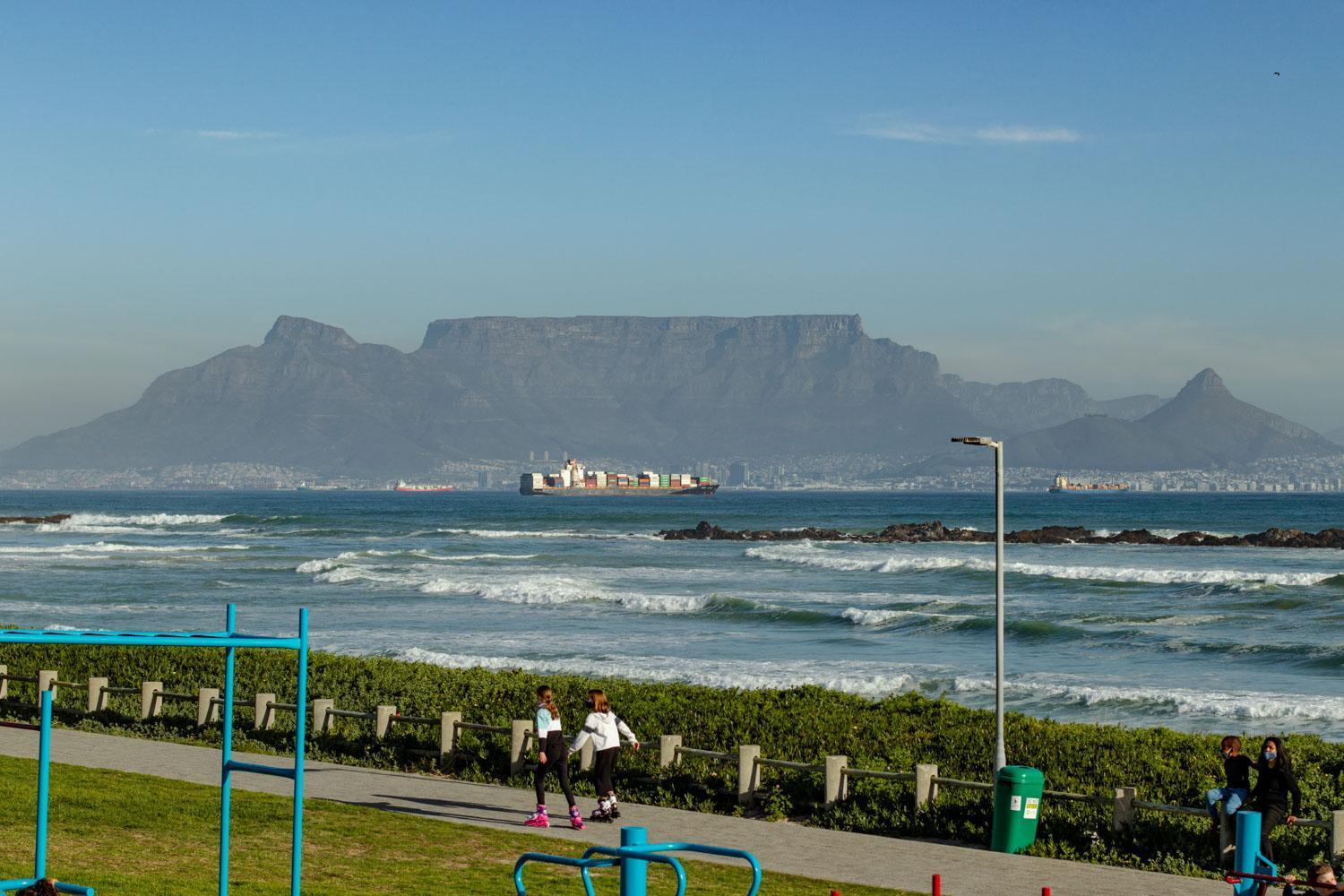 Blaauw Village Guest House Bloubergstrand Buitenkant foto