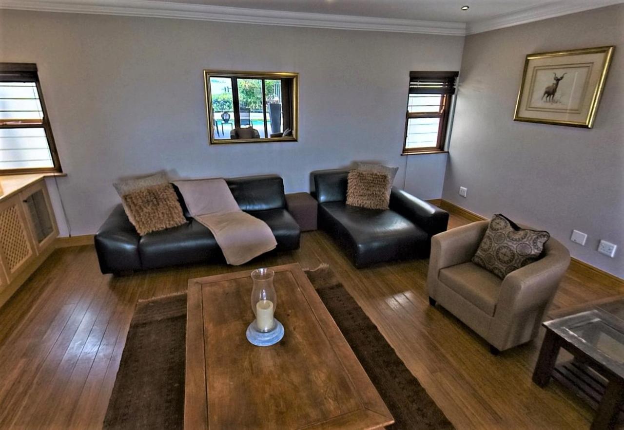 Blaauw Village Guest House Bloubergstrand Buitenkant foto