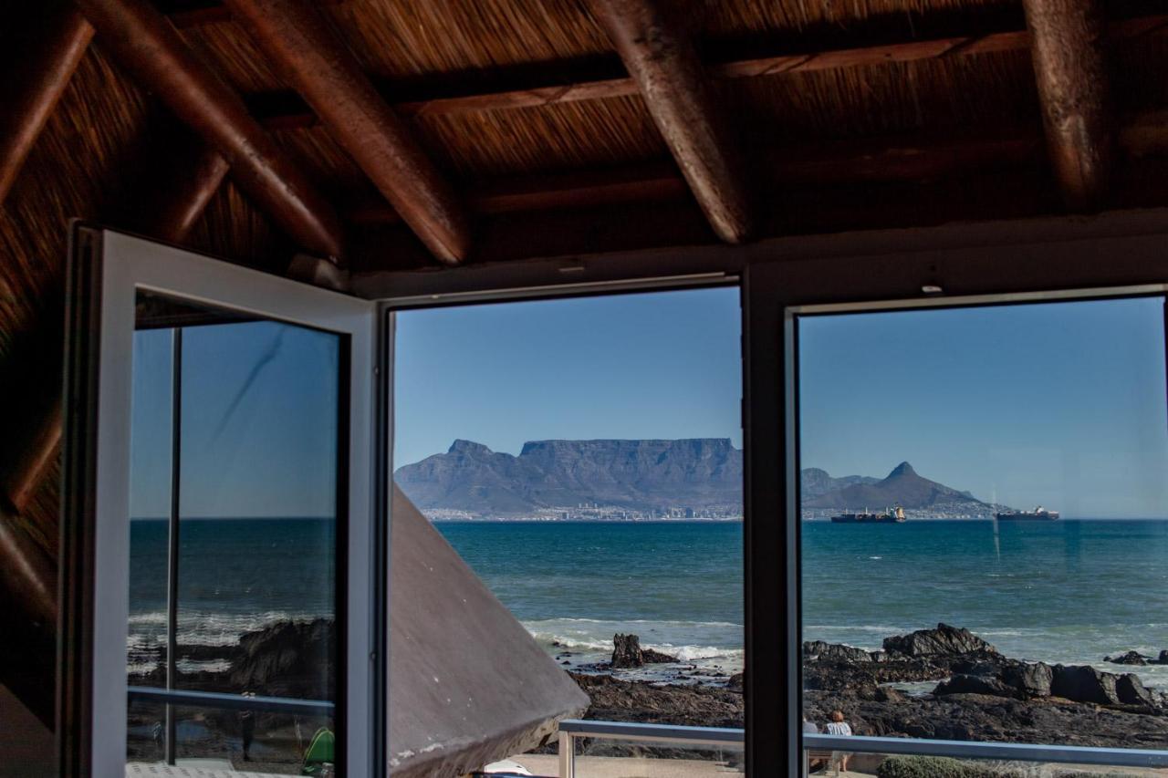Blaauw Village Guest House Bloubergstrand Buitenkant foto