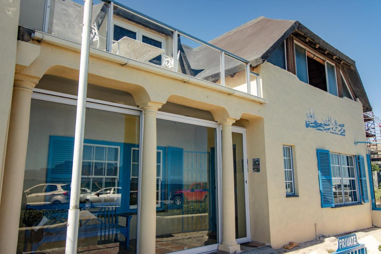 Blaauw Village Guest House Bloubergstrand Buitenkant foto
